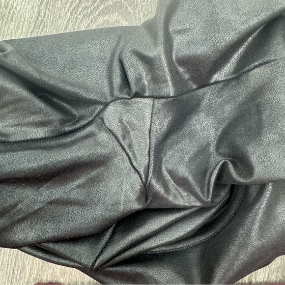 SPANX Women’s Faux Black Leather Leggings Tights in Shimmer Black SZ Medium - Picture 8 of 16